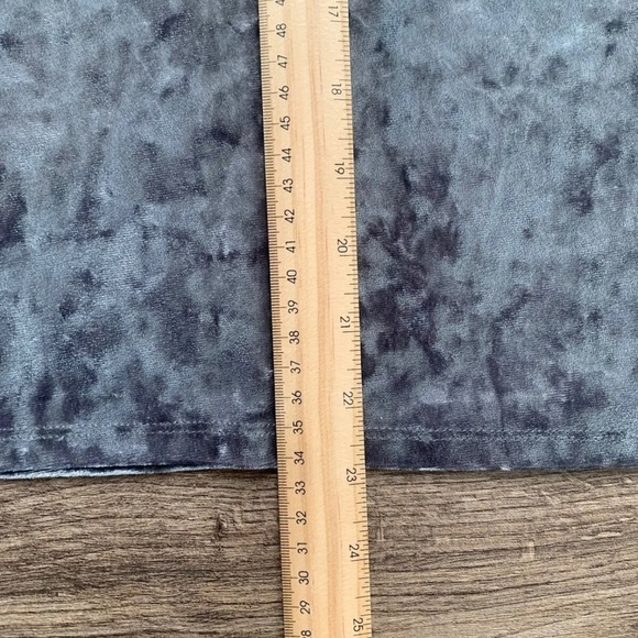 ALTAR’D STATE Crushed velvet ruffle sleeve top 3/$20 - Picture 4 of 7